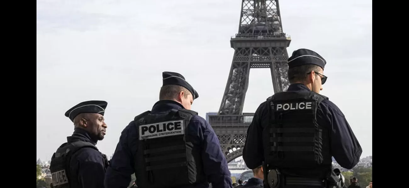 Bomb maker arrested near Paris after explosion in hotel room.