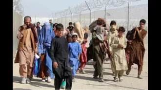 Hundreds of Afghan refugees have gone back to their home country.