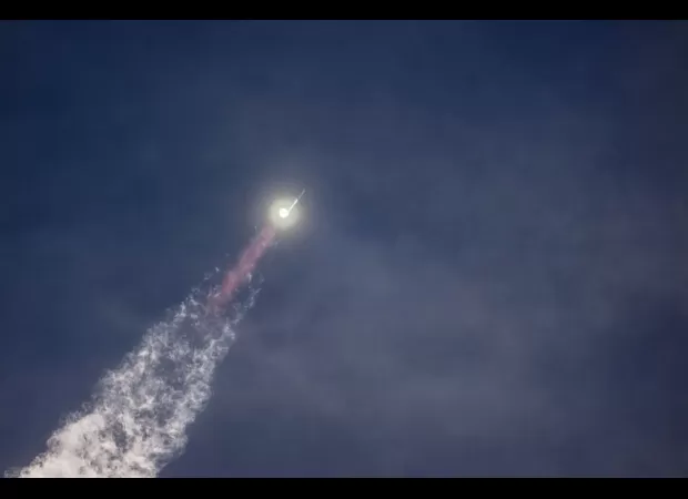 SpaceX launches huge rocket, but can it actually make it to Mars by 2029?