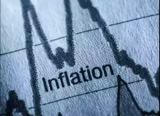 In April, the inflation rate for industrial workers decreased to 3.87% in the retail sector.