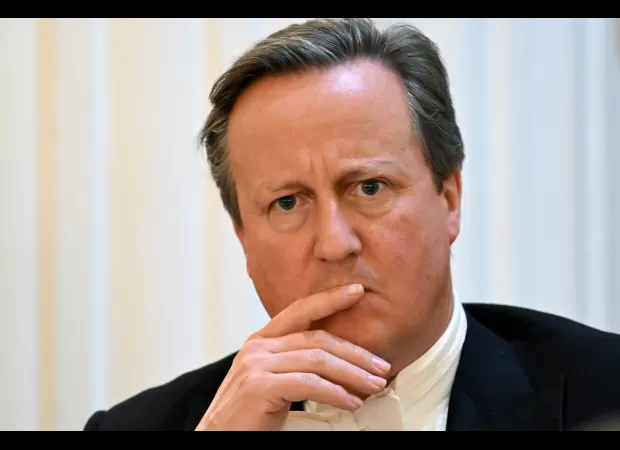 British PM Cameron appears in viral video duped by prank call from person pretending to be ex-Ukrainian president.