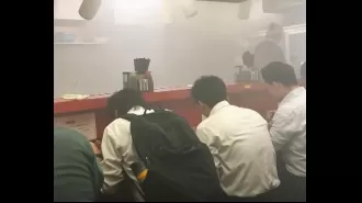 15 determined ramen lovers braved a fire to finish their meal.