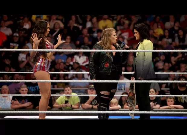 Wrestler shuts down rude fans with 3 words