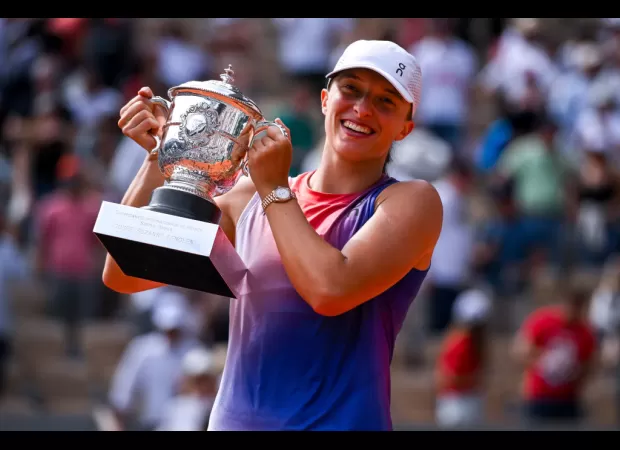 Iga Swiatek was entranced by the tennis ball, leading to her victory in the French Open final.