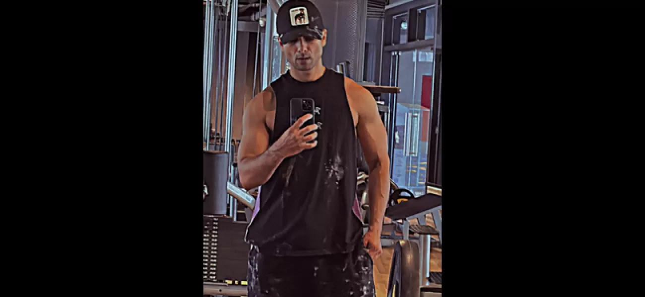 Actor Shahid Kapoor shows off his muscles in front of a mirror as he wishes himself a 