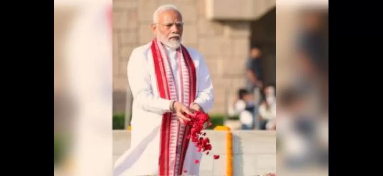 Modi's traditional stole in Sambalpuri fabric shows his attention to Odisha.