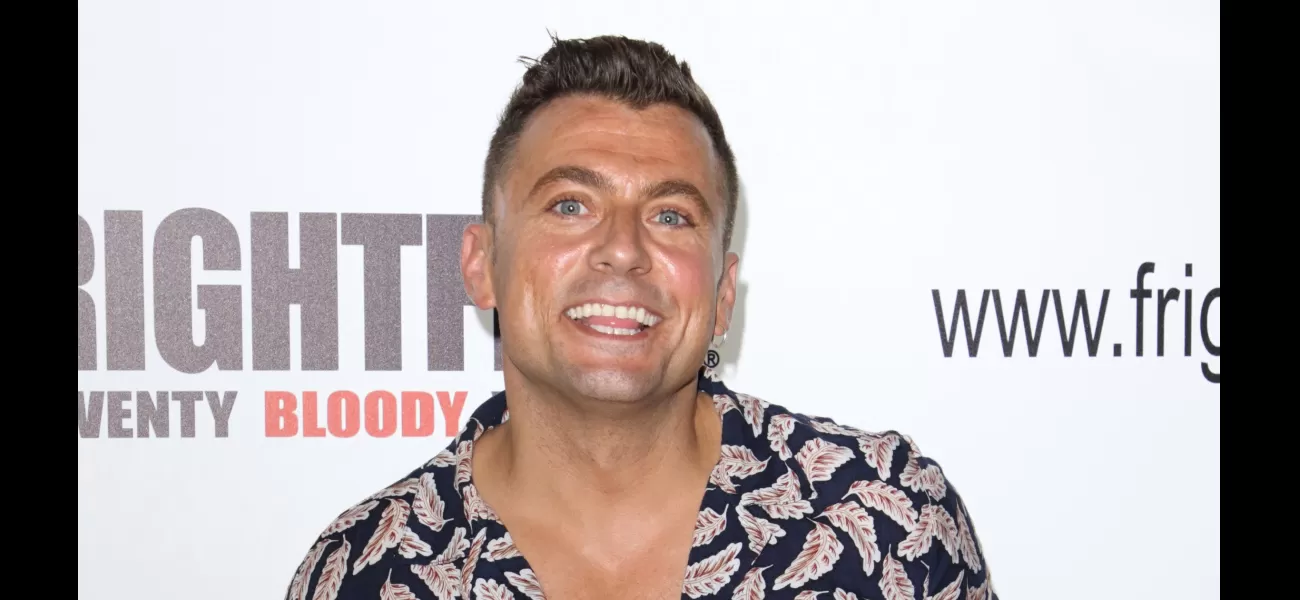A TV legend collapsed due to vaping and was revived, saying 