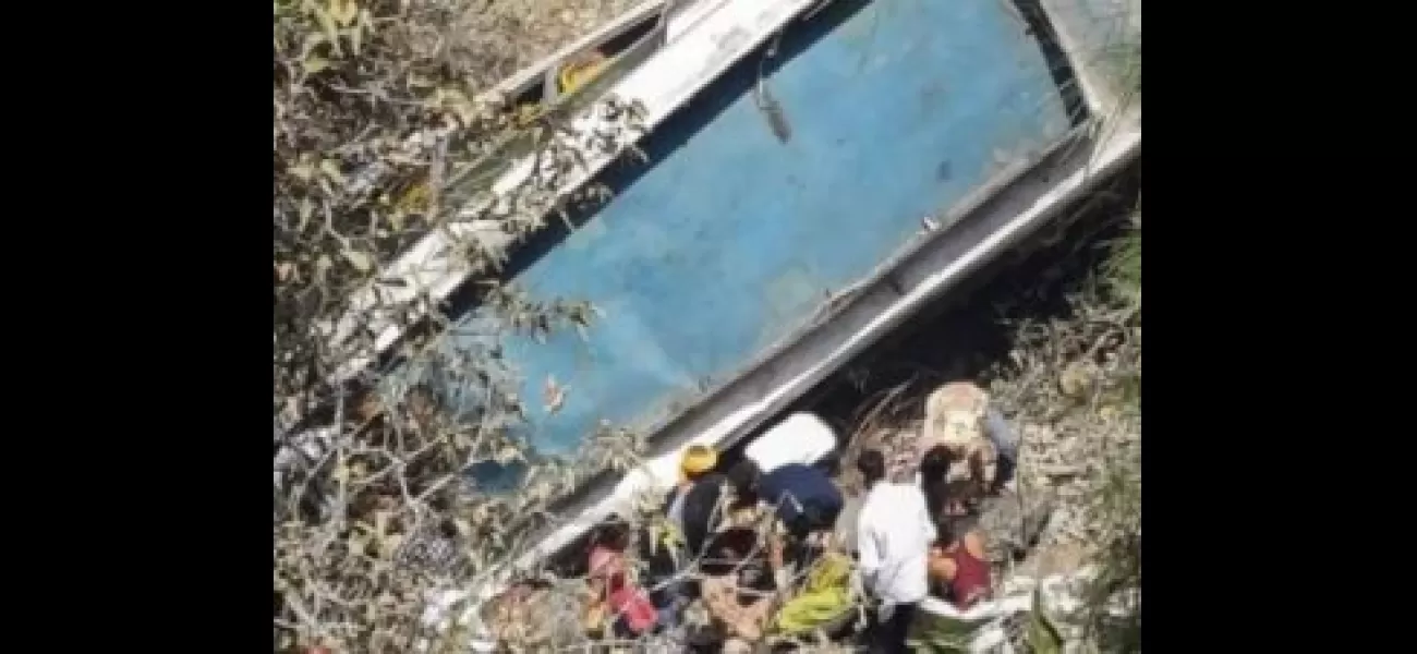 Terrorists shoot at bus with pilgrims, 9 killed and 33 wounded.