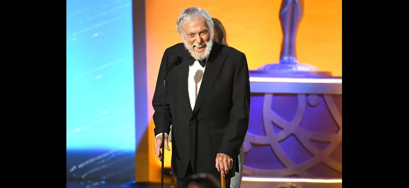 98-year-old Dick Van Dyke breaks record as the oldest person to receive a Daytime Emmy award, dancing on the red carpet.