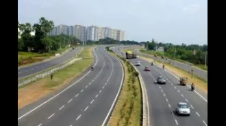 In April, 448 infrastructure projects experienced a cost overrun of 5.55 lakh crore rupees.