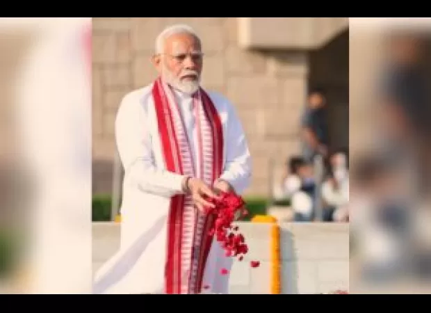 Modi's traditional stole in Sambalpuri fabric shows his attention to Odisha.