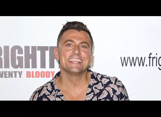 A TV legend collapsed due to vaping and was revived, saying 