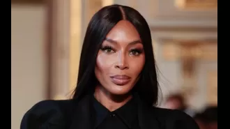 Supermodel Naomi Campbell encourages women who don't want kids to keep an open mind because their feelings may change in the future.