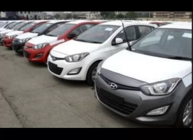 In May, SIAM reports 3.47 lakh units of domestic passenger vehicle sales, a 4% increase from previous month.