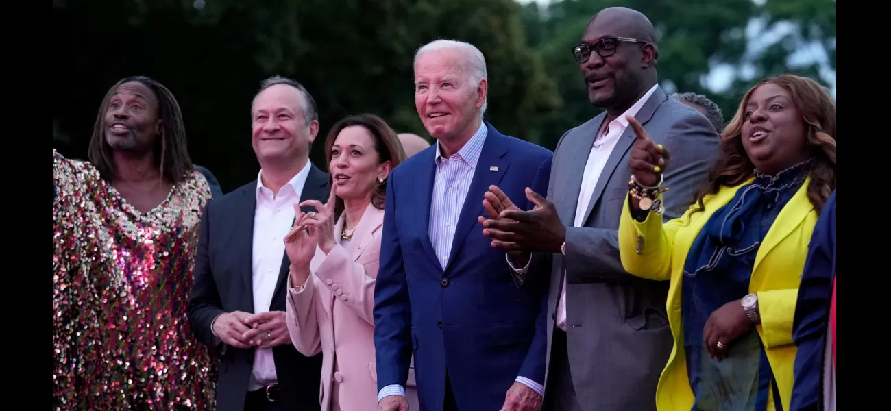 Joe Biden pauses during Juneteenth event which causes worry for onlookers.