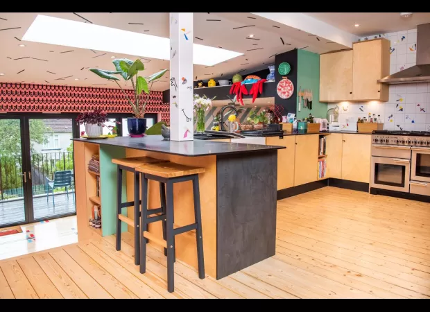 A 1960s bungalow in East Dunbartonshire, Scotland has been named the winner of Scotland's Home of the Year.