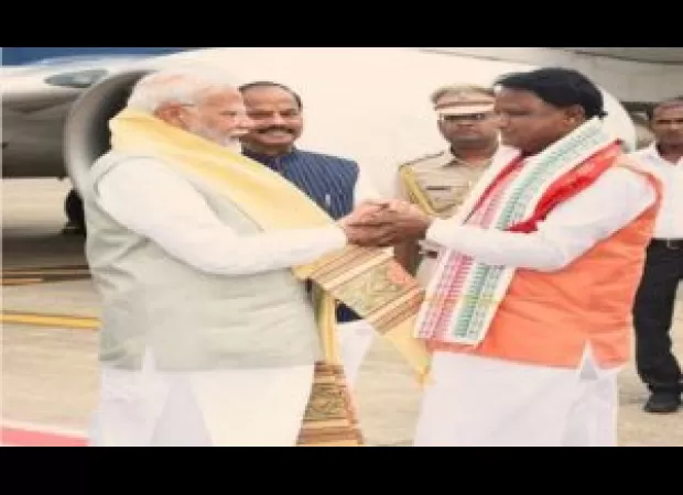 Modi arrives in Odisha for BJP gov't swearing-in ceremony.