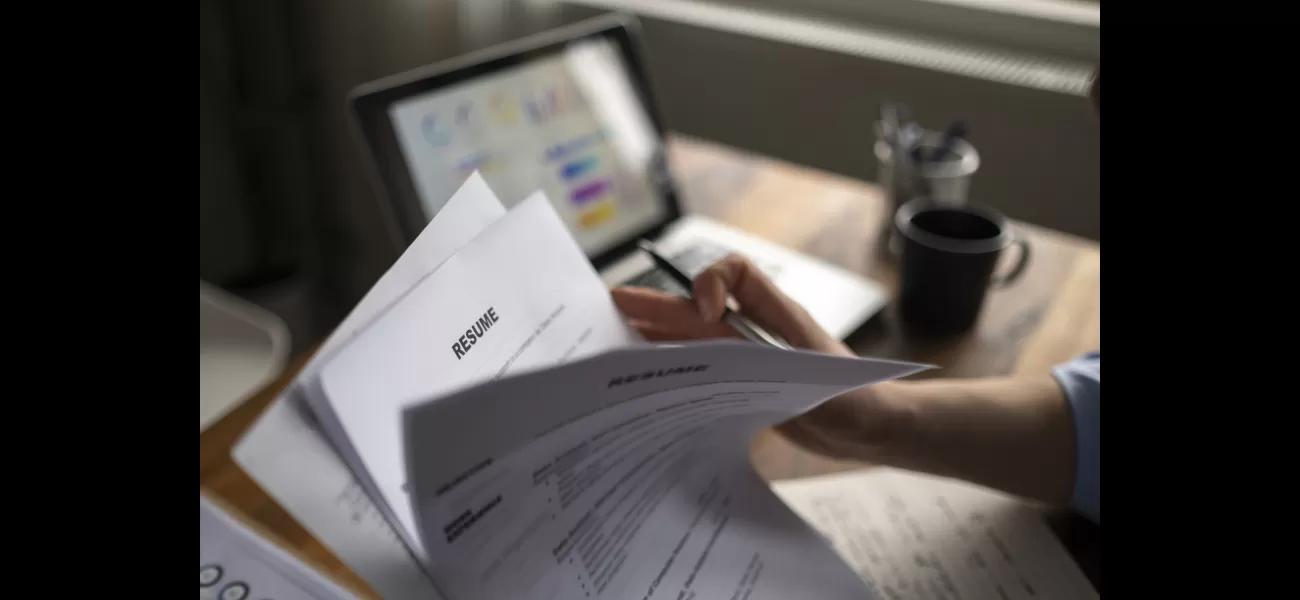 AI can help create better resumes as job postings decrease, according to experts.