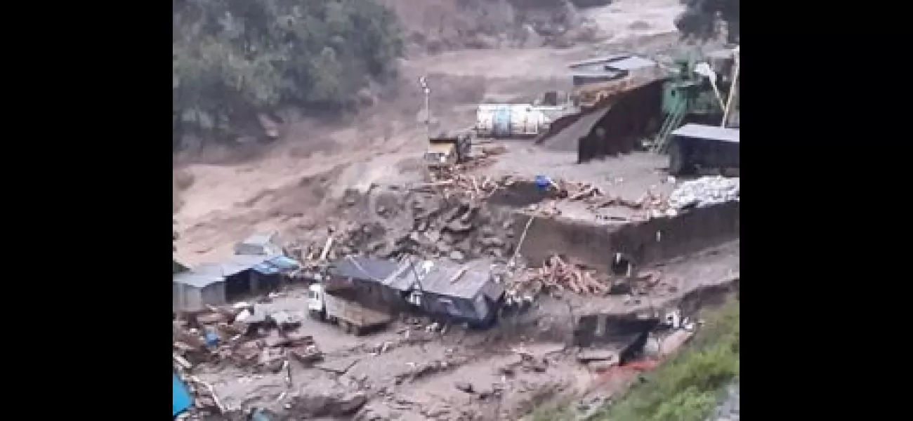 Heavy rain and landslides in Sikkim result in 6 fatalities and 1,500 tourists unable to leave.