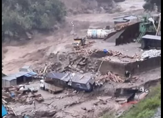 Heavy rain and landslides in Sikkim result in 6 fatalities and 1,500 tourists unable to leave.