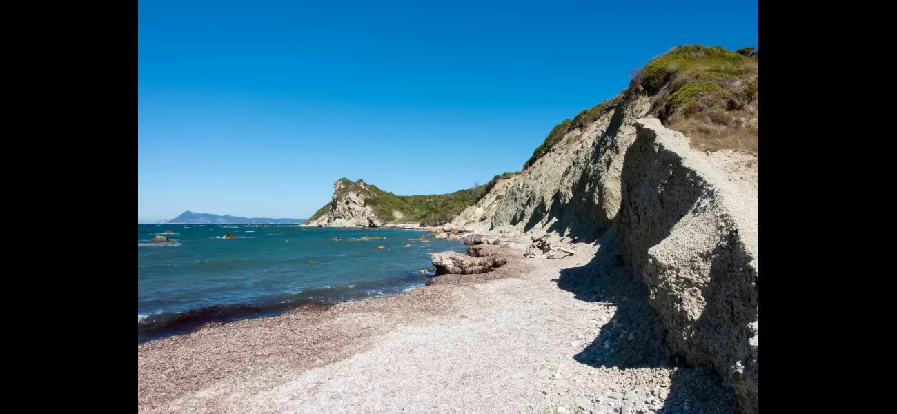Missing tourist in Greece in the midst of extreme heatwave on an isolated island.