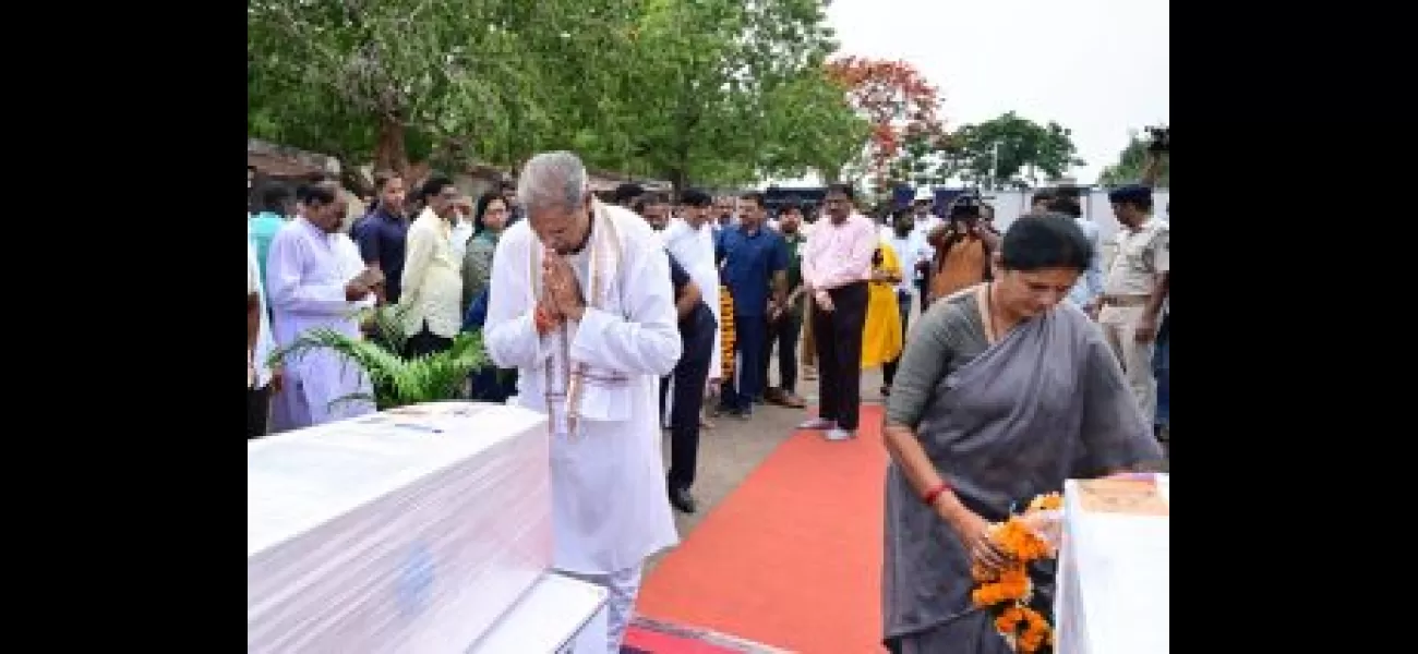 Odisha officials honor two workers who died in Kuwait fire accident.