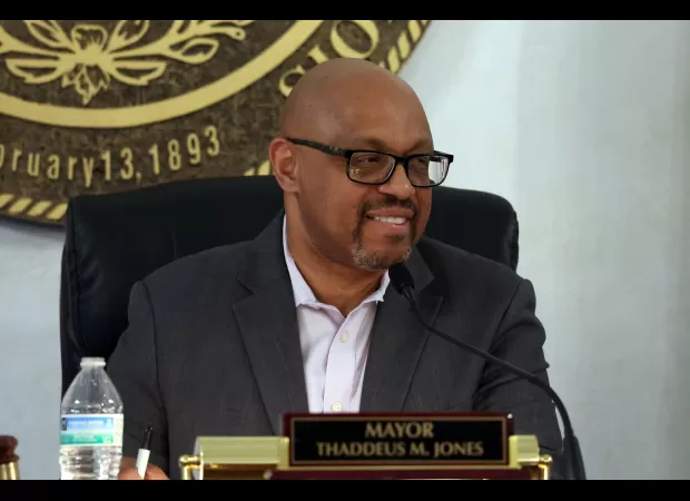Calumet City Mayor Thaddeus Jones breaks tie to approve controversial credit card charges.
