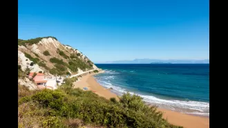 Tourist found dead on Greek island beach during heatwave.