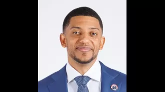 Saks Fifth Avenue apologizes to NBA GM for discriminatory treatment.