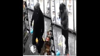 The employee of a liquor store in Melbourne was severely hurt during an attempted robbery.