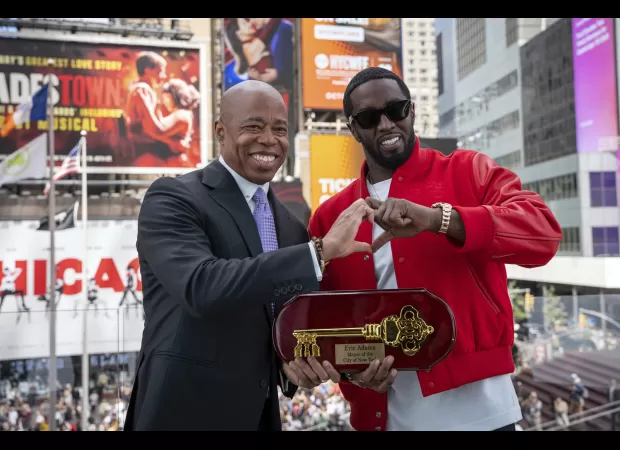 Diddy gives back key to NYC as mayor requests.