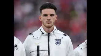 Neville advises Southgate on Rice's best position in England team.