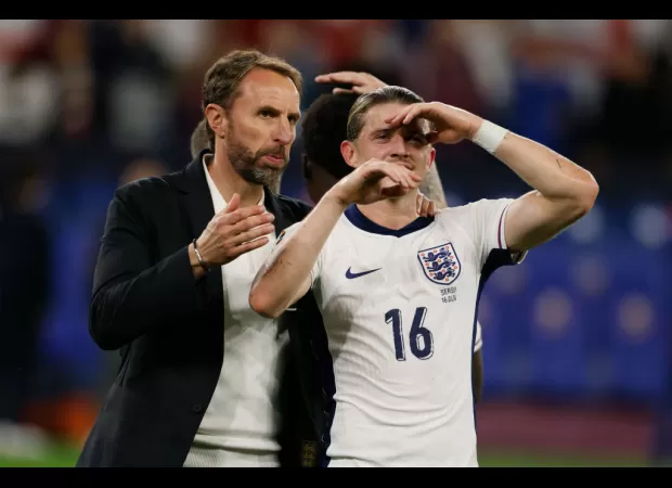 Gary Lineker disagrees with Gareth Southgate's criticism of Trent Alexander-Arnold's substitution in the match against Serbia.
