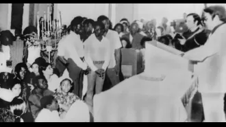 Kids bound, drugged with poison in final stages of Jonestown cult in wooded area.