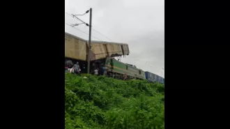 A train collision in Kanchanjunga Express results in 11 deaths, including a child who passed away from injuries.