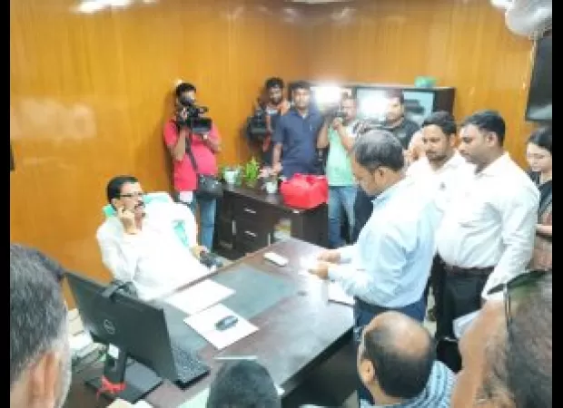 Strictly opposing corrupt practices.