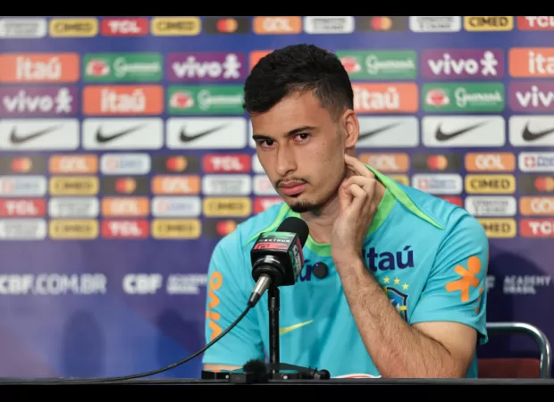 Martinelli addresses rumors of Arsenal seeking a new striker.