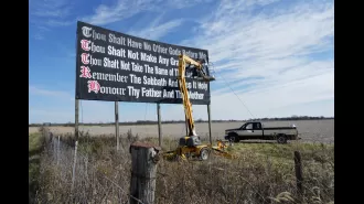 US state mandates schools to publicly display Ten Commandments, setting precedent for others to follow.