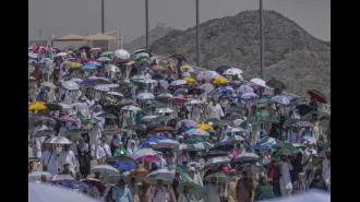 Many perish during religious journey due to extreme heat.