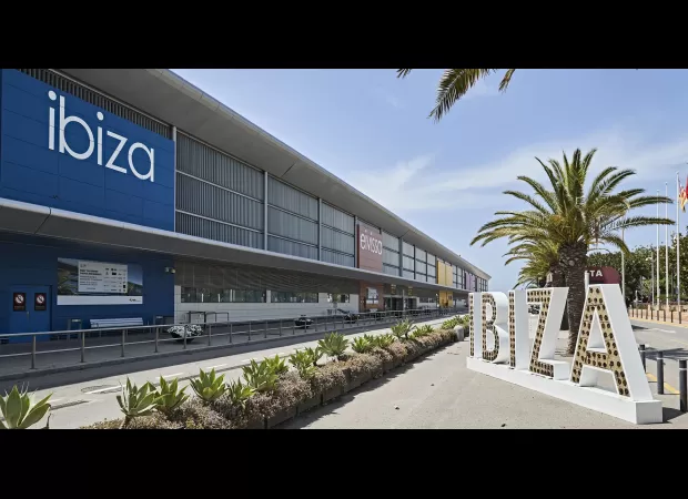 Man arrested on Ryanair flight in Ibiza for claiming to have a bomb on the plane.