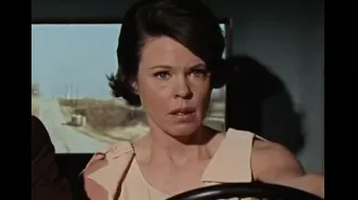 Actress Evans Evans, famous for her role in Bonnie and Clyde, passes away at 91 years old.