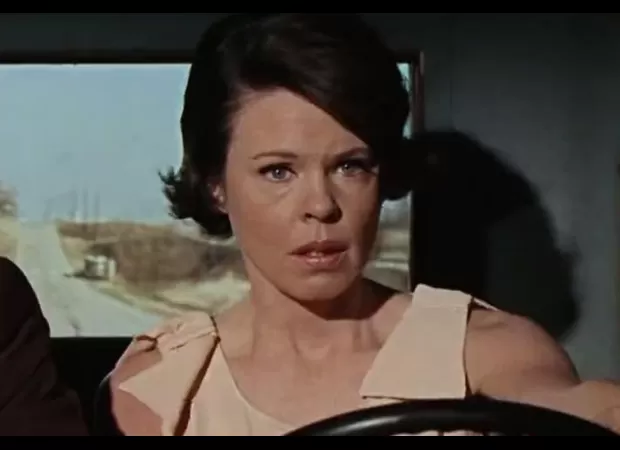 Actress Evans Evans, famous for her role in Bonnie and Clyde, passes away at 91 years old.