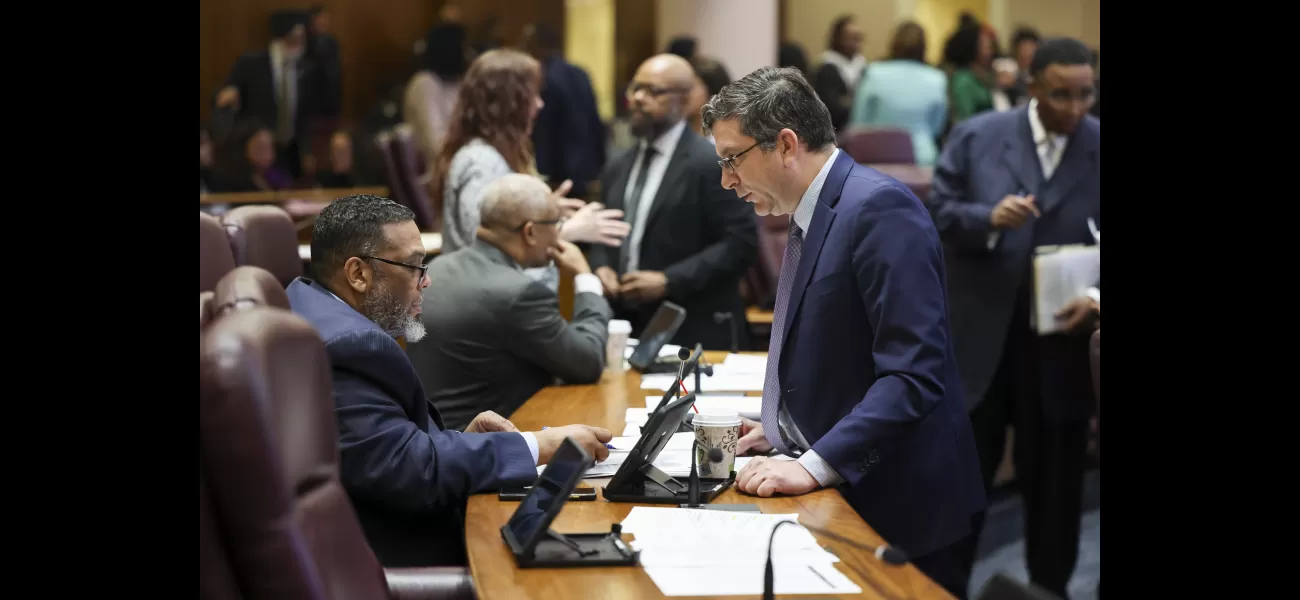Despite disagreement from an alderman, Sterling Bay's Lincoln Park housing development moves forward.