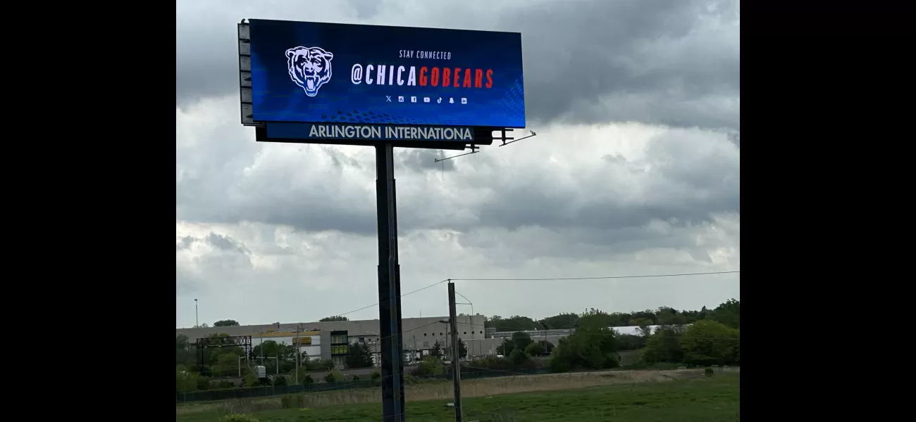 Arlington Heights approves electronic billboard for Bears in a show of good faith.