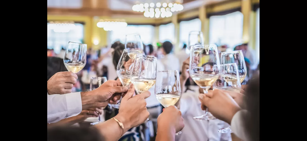 Bride criticized for strict alcohol rules at wedding.