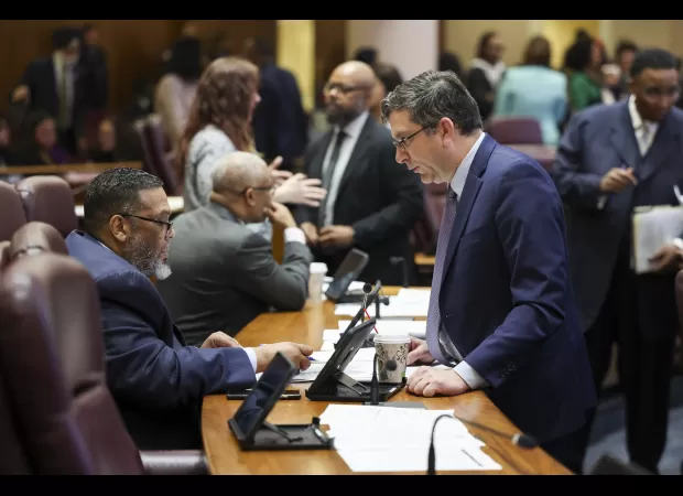 Despite disagreement from an alderman, Sterling Bay's Lincoln Park housing development moves forward.