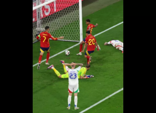 Spain defeats Italy 1-0 and advances to the round of 16 in Euro 2024.