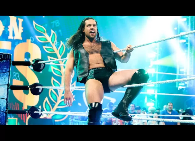 Former wrestler shows dramatic transformation with unconventional 'Sexy Squidward' appearance.