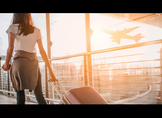 Girl sues boyfriend for not driving her to airport.