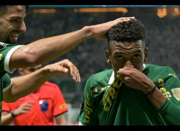 Willian shares thoughts on Chelsea's recent transfer news.